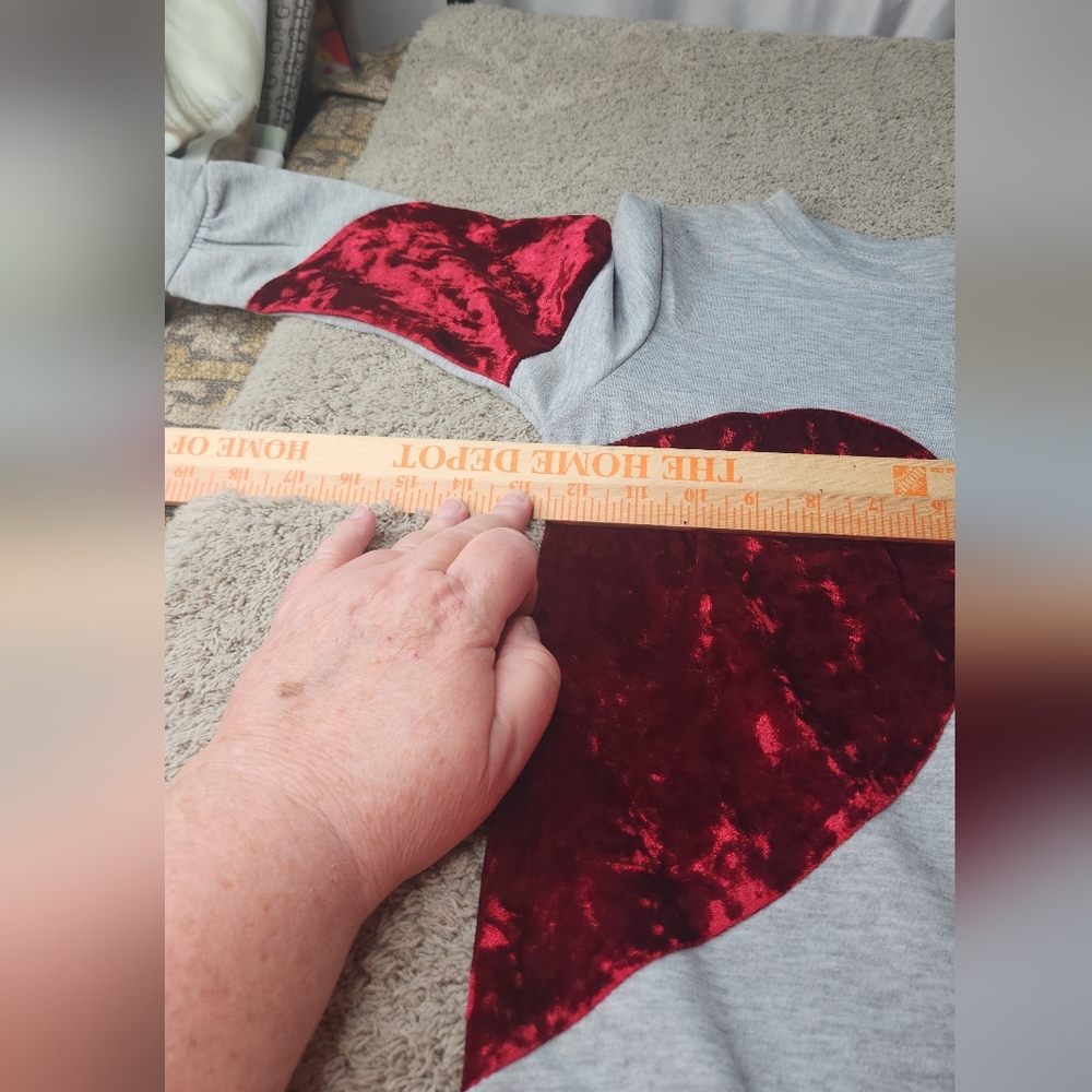 Toddler's Grey Over-Sized Long Sleeve Dress With Red Heart - Probably 3-4T - Picture 6 of 6